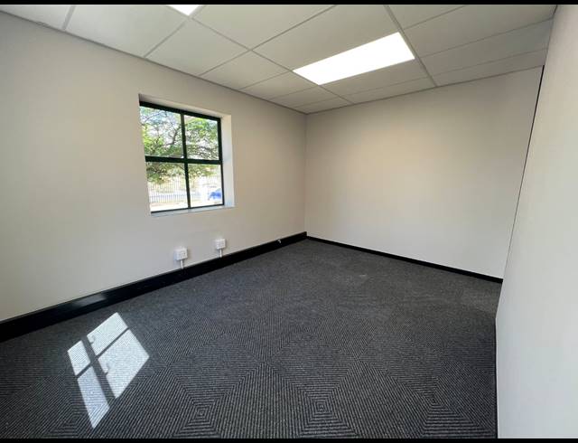 130M² OFFICE TO LET IN HYDE PARK